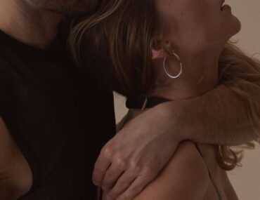 Sadomaso – Lust auf Messers Schneide Deux personnes en séance de BDSM hardcore